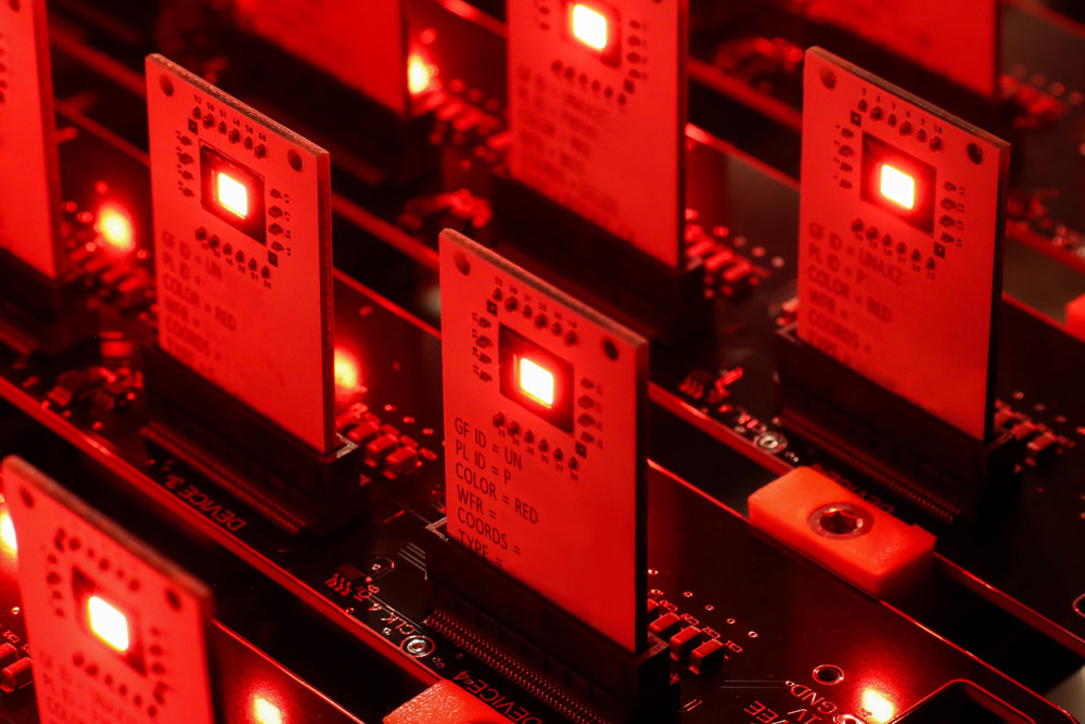 Plessey and Meta develop brightest red micro-LED display for AR glasses